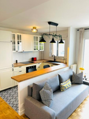 Défense-2rooms-ForWork-balcony-freeparking